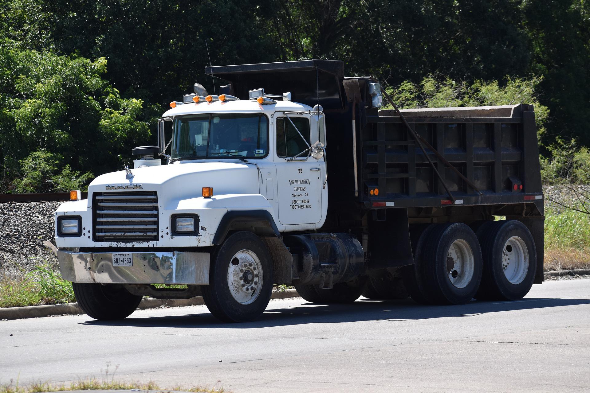 dump-trailers-a-total-overview-four-winds-trailers