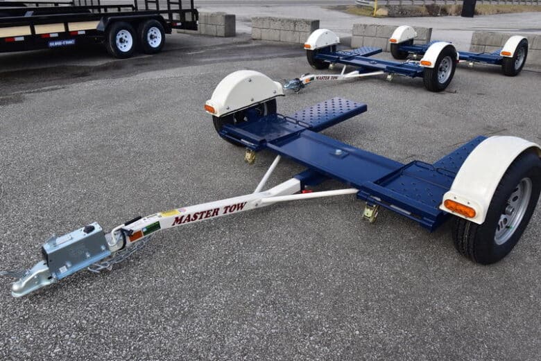 Tow Dolly VS Flatbed Trailer | Which Is Right For You